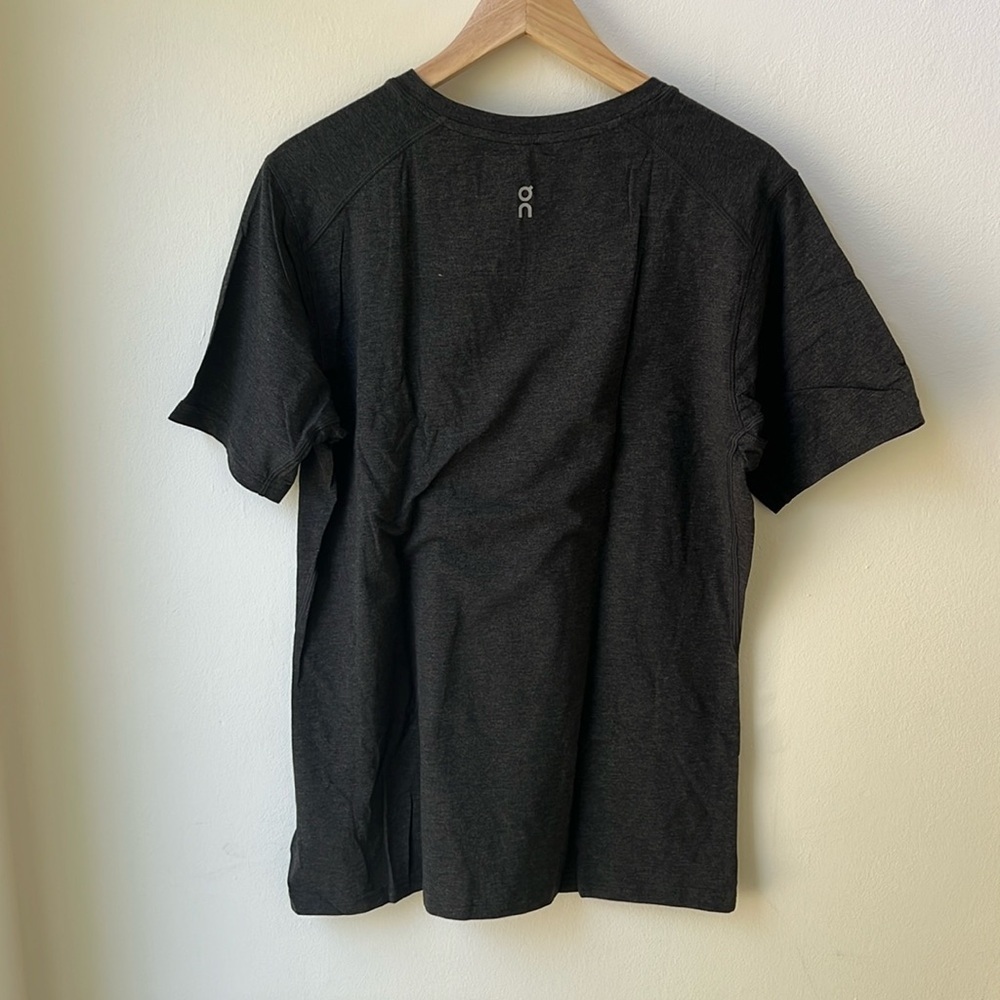 NWT OnCloud Men’s Comfort T Workout Shirt Size Medium New With Tags - Picture 3 of 9
